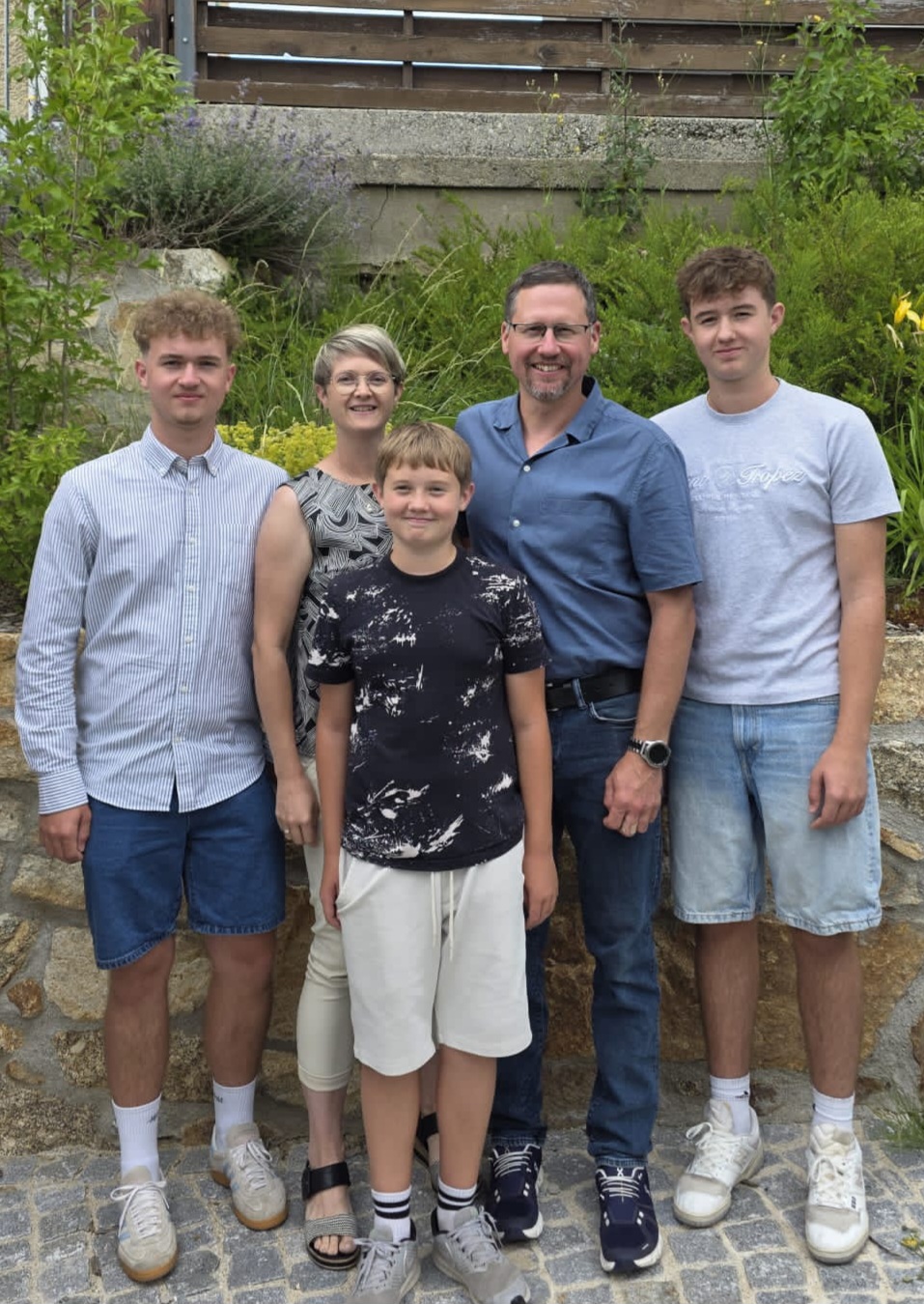 Familie Hipp mit Ihren drei Kindern