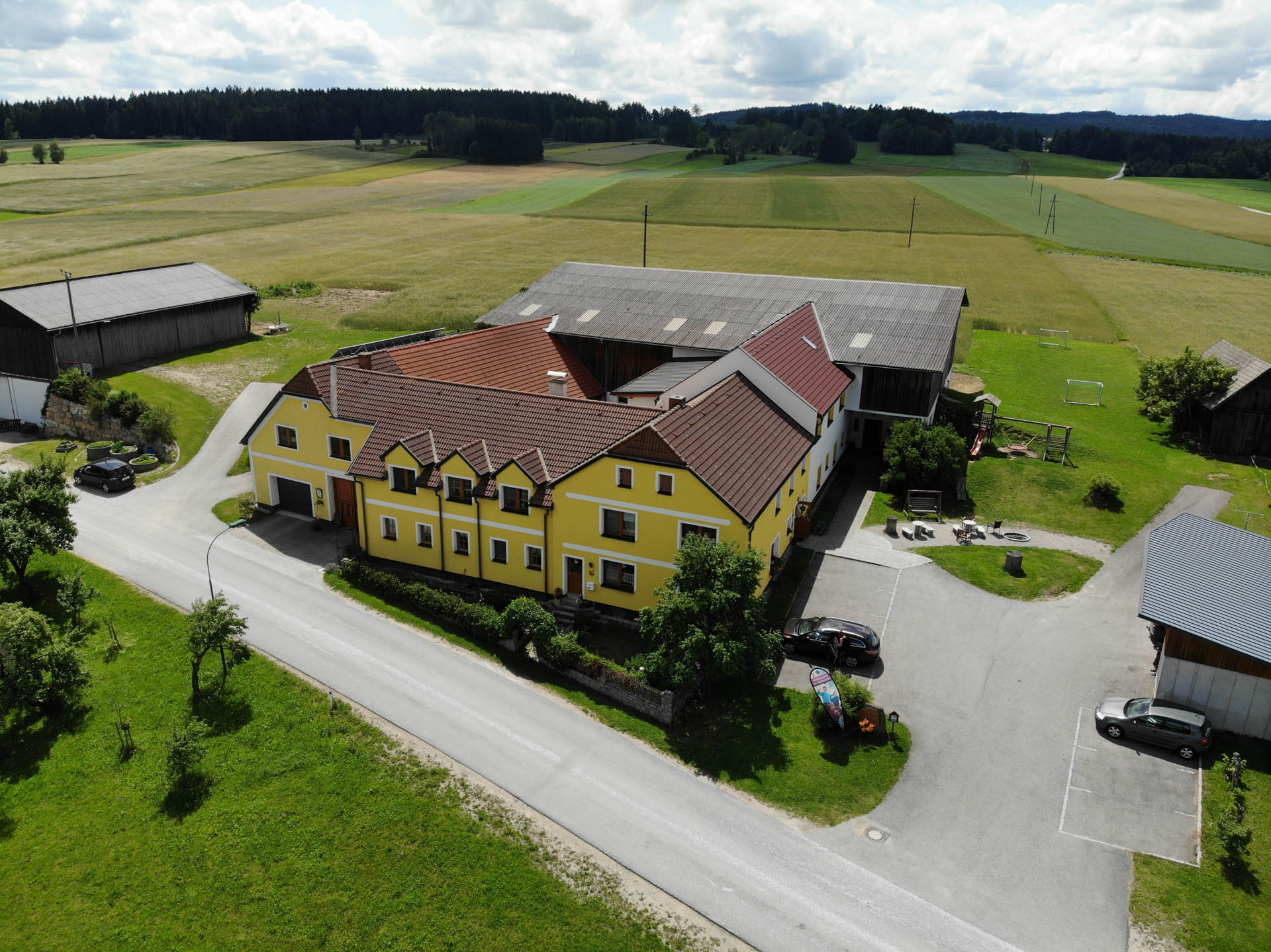 Luftaufnahme des Hofs